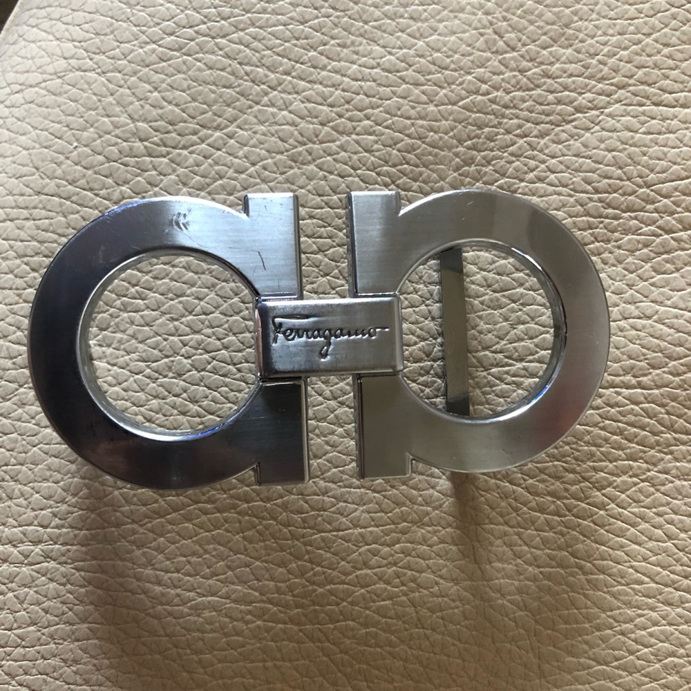 Ferragamo belt buckle